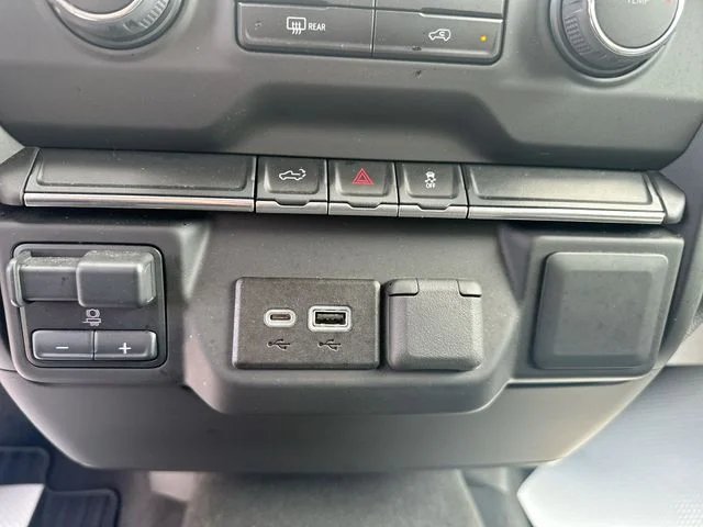 Used 2023 White Chevrolet Custom image 39
