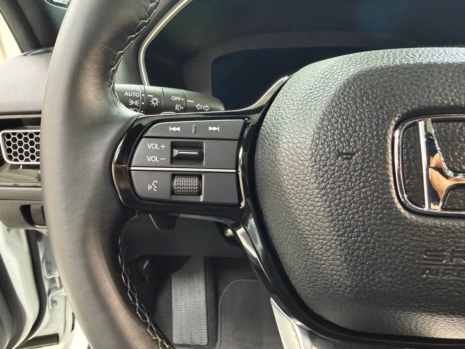 Used 2024  Honda Sport Touring image 19