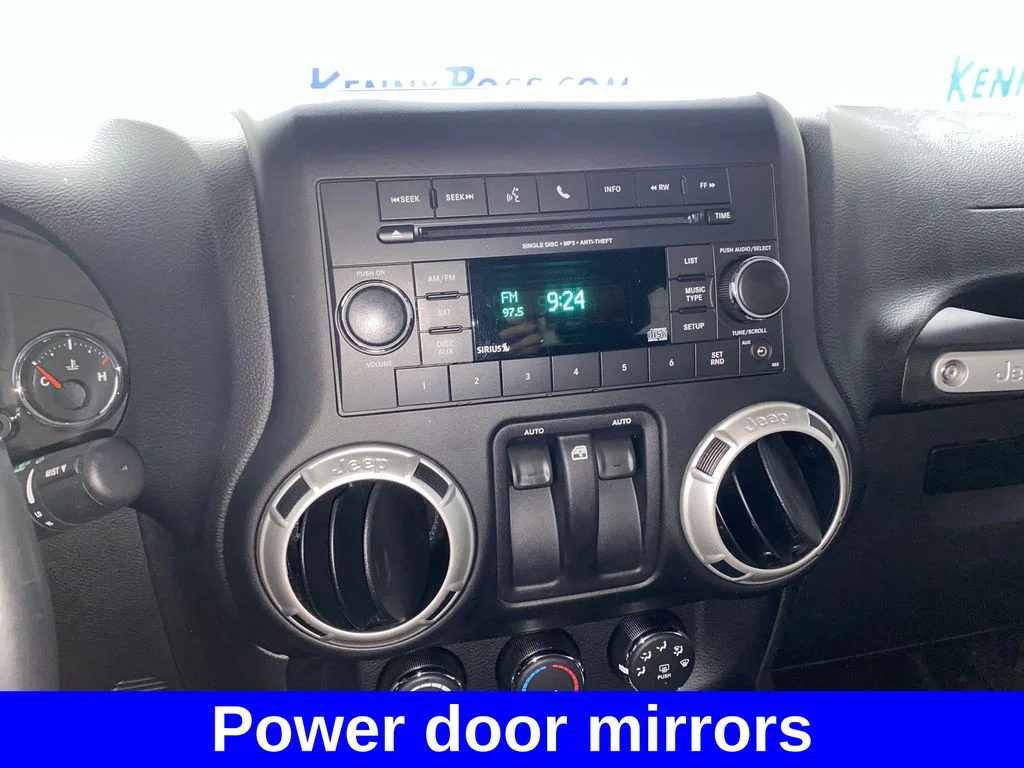 Used 2017 Purple Jeep Sahara image 19