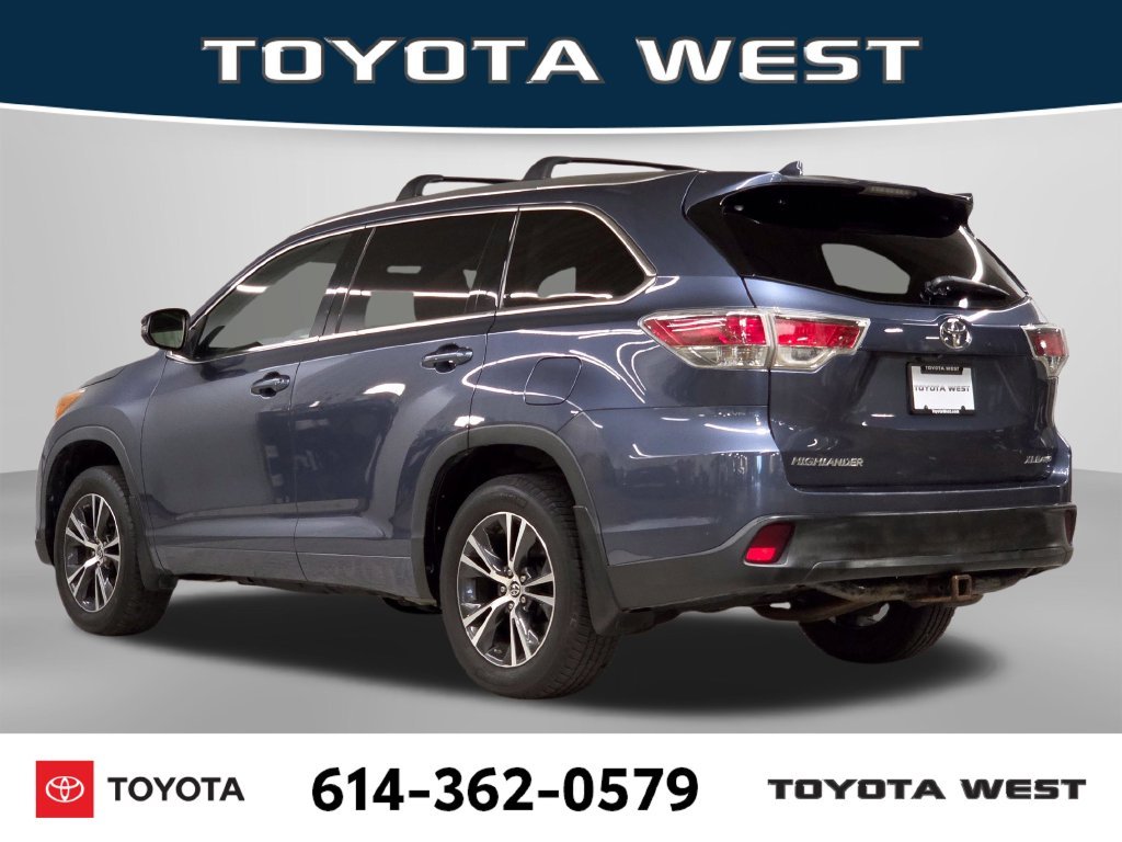 Used 2016 Blue Toyota XLE V6 image 9