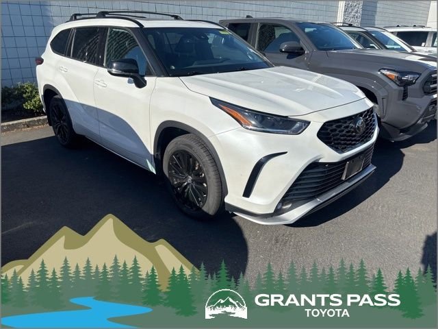 2024 Toyota Highlander XSE AWD's photo