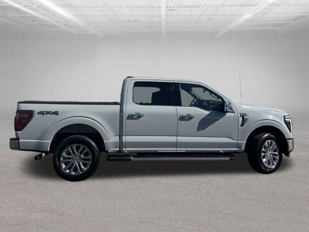 Certified Used 2024  Ford Lariat image 13