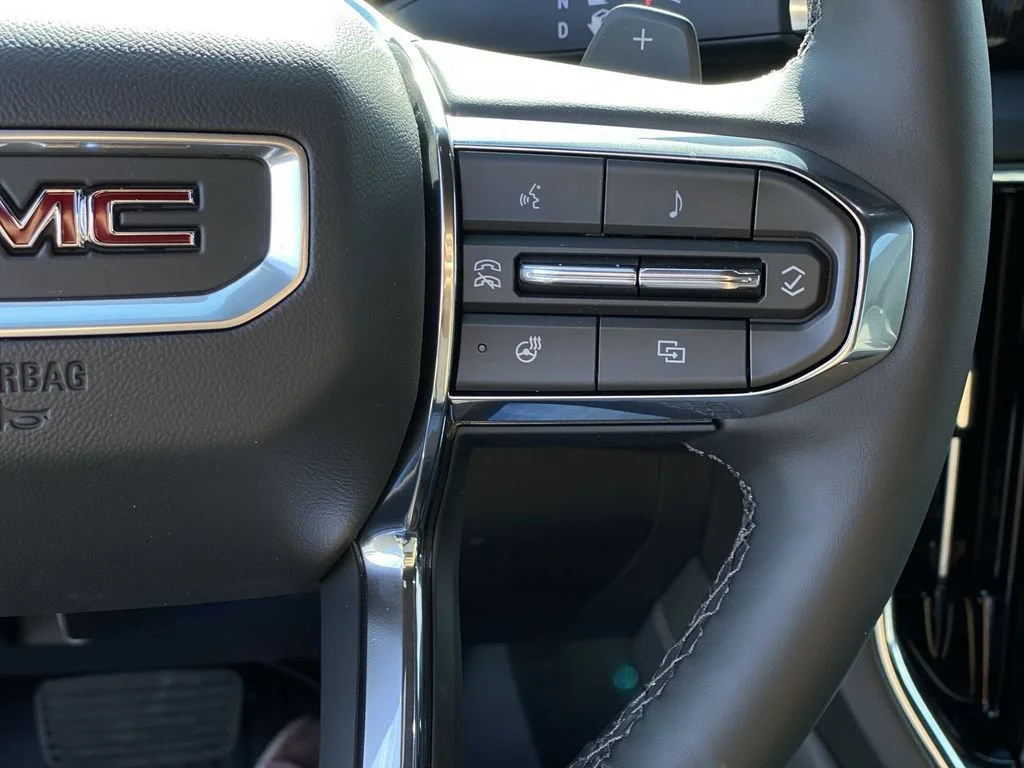Used 2026 Onyx Black GMC Elevation image 21
