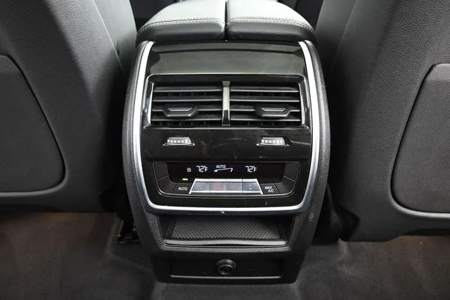 Used 2021 Blue BMW xDrive40i image 24