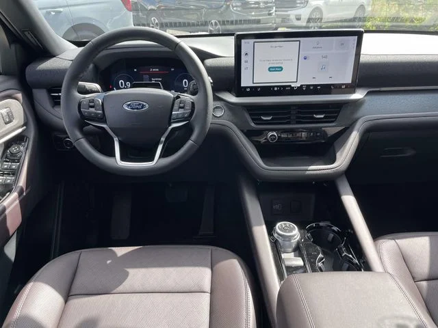 New 2026 White Ford Platinum image 9