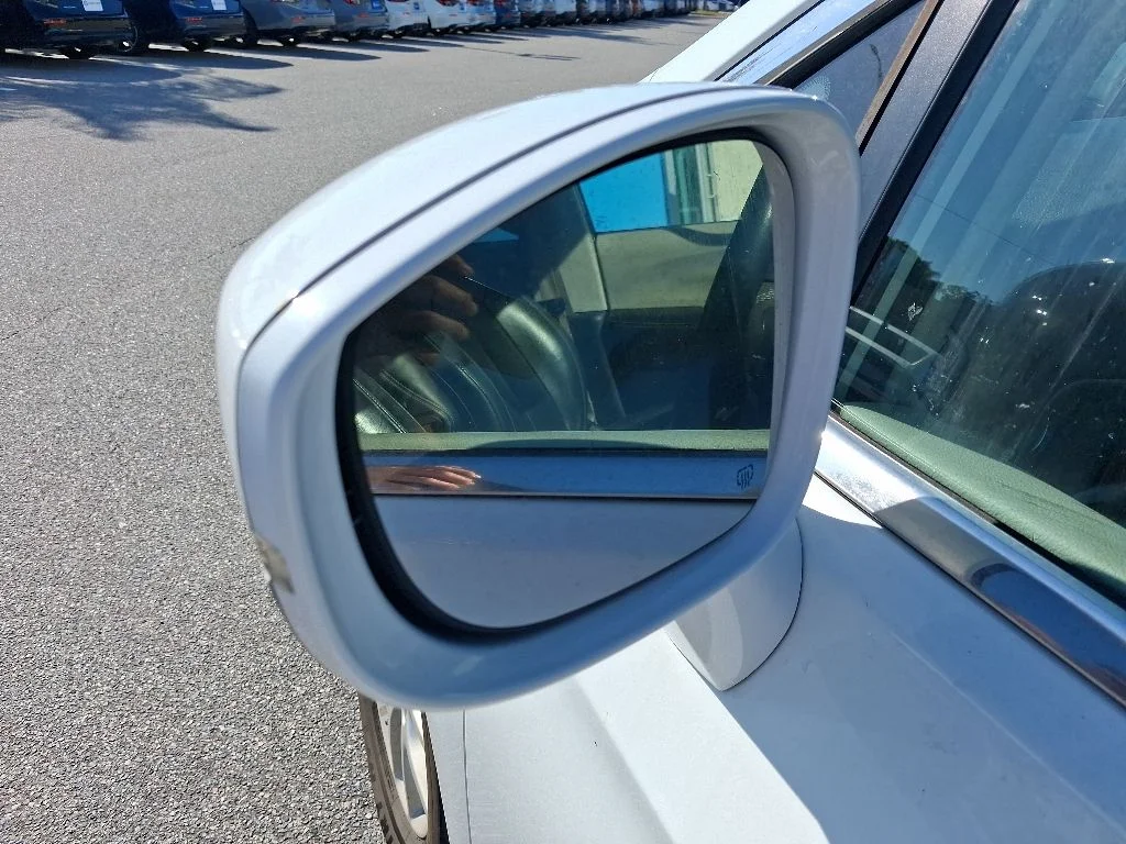 Used 2022 White Chrysler Touring L image 15