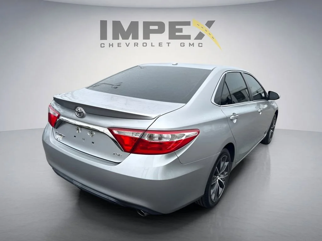 Used 2016  Toyota XSE image 5