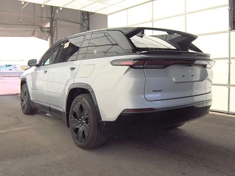 Used 2025 Silver Jeep Launch Edition image 8