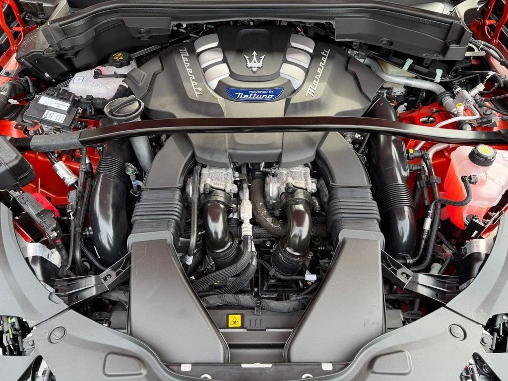 New 2026 Rosso Granturismo Tricoat Maserati Modena image 10