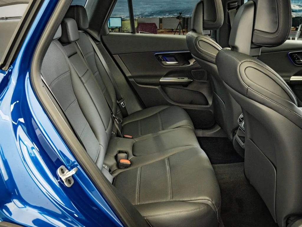 New 2026 Starling Blue Metallic Mercedes-Benz GLC 300 image 43