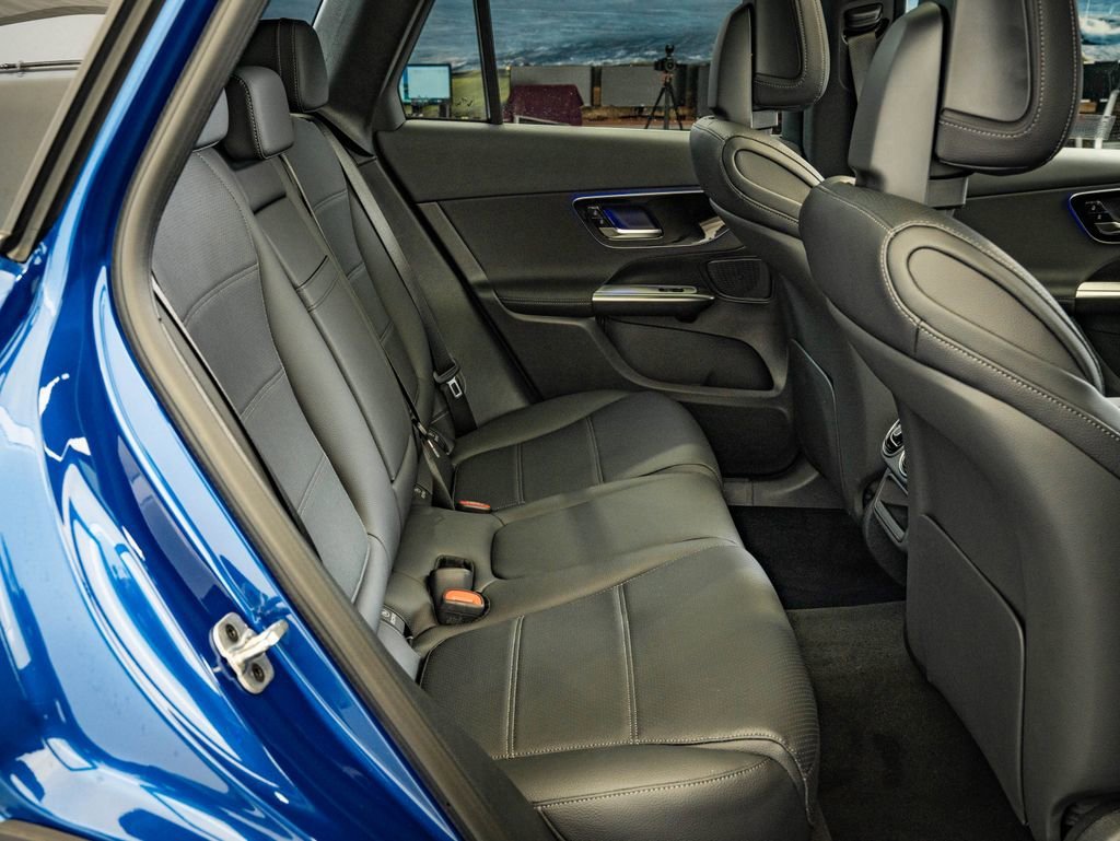 New 2026 Starling Blue Metallic Mercedes-Benz GLC 300 image 43