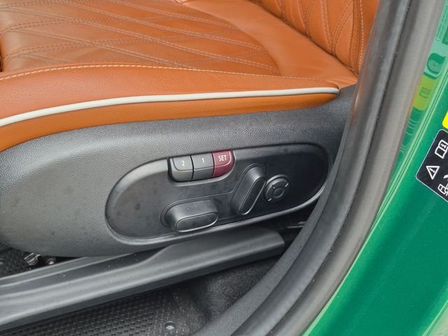 Used 2021 Green MINI Signature image 12