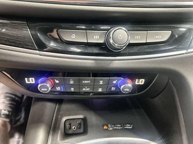 Used 2019 Includes Pitch Dark Night lower exterior accent color.) Buick Avenir image 18