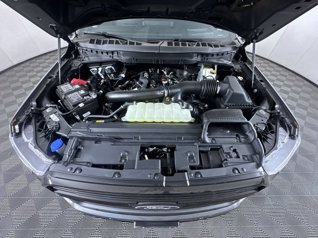 New 2026 Carbonized Gray Metallic Ford Platinum image 30