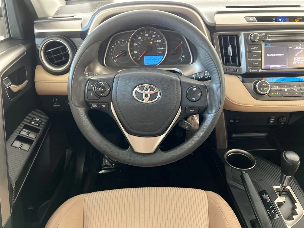 Used 2014 Brown Toyota XLE image 16