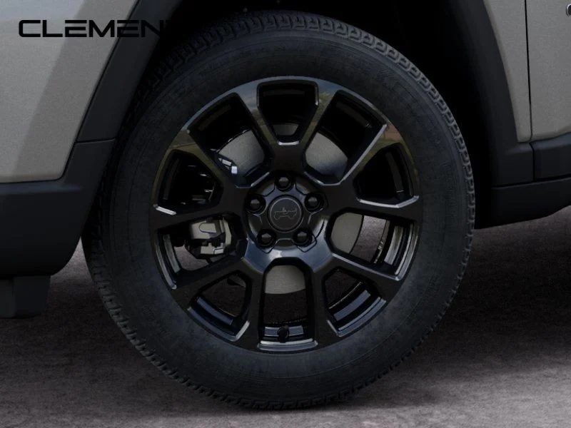 New 2026 Silver Zynith Metallic Clear-Coat Exterior Paint Jeep Latitude image 9