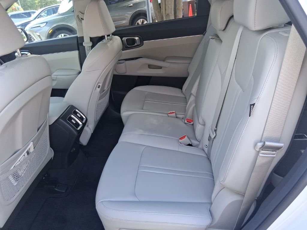 Used 2024 White Kia S image 16