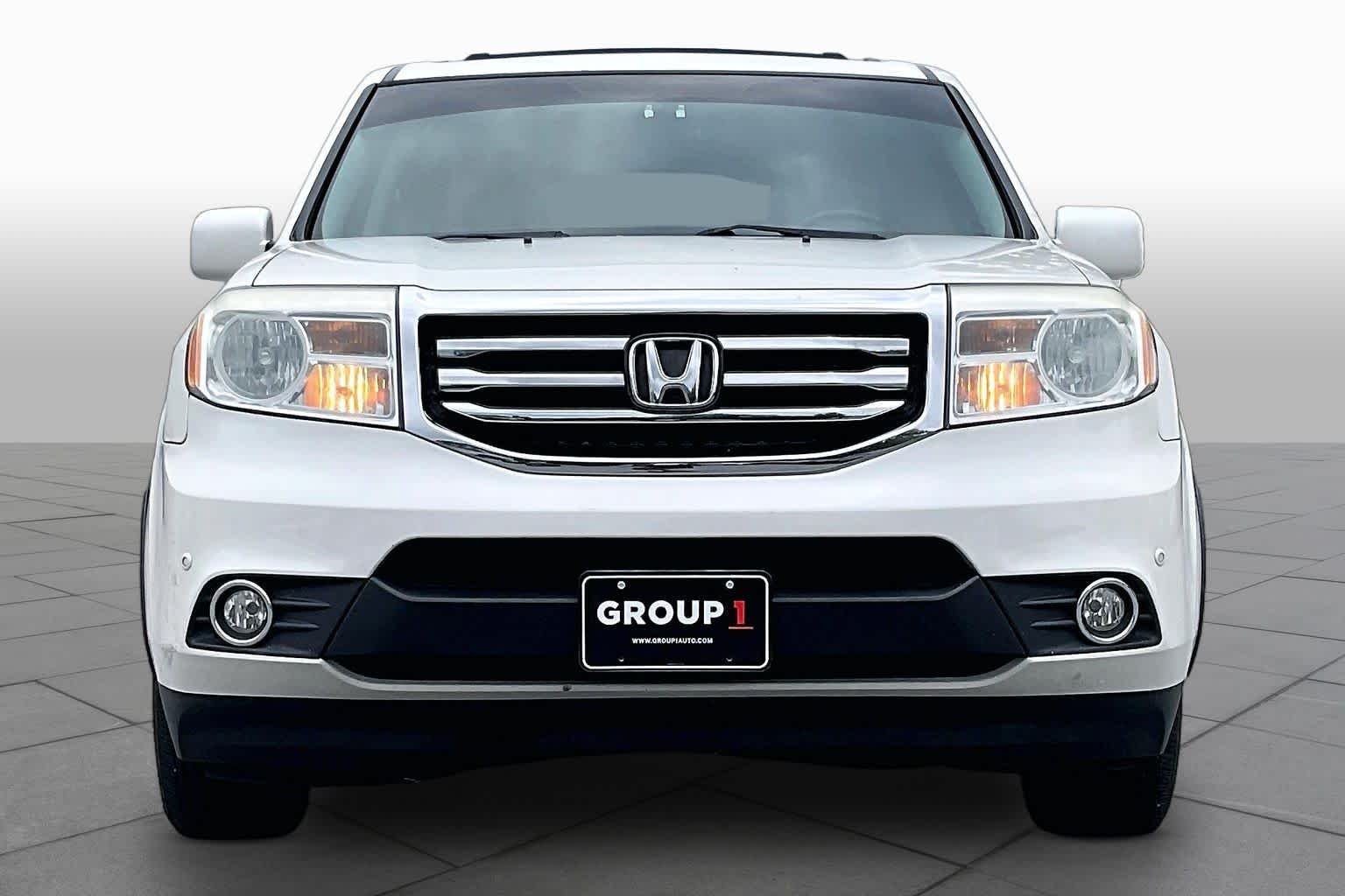 Used 2014 White Diamond Pearl Honda Touring image 3