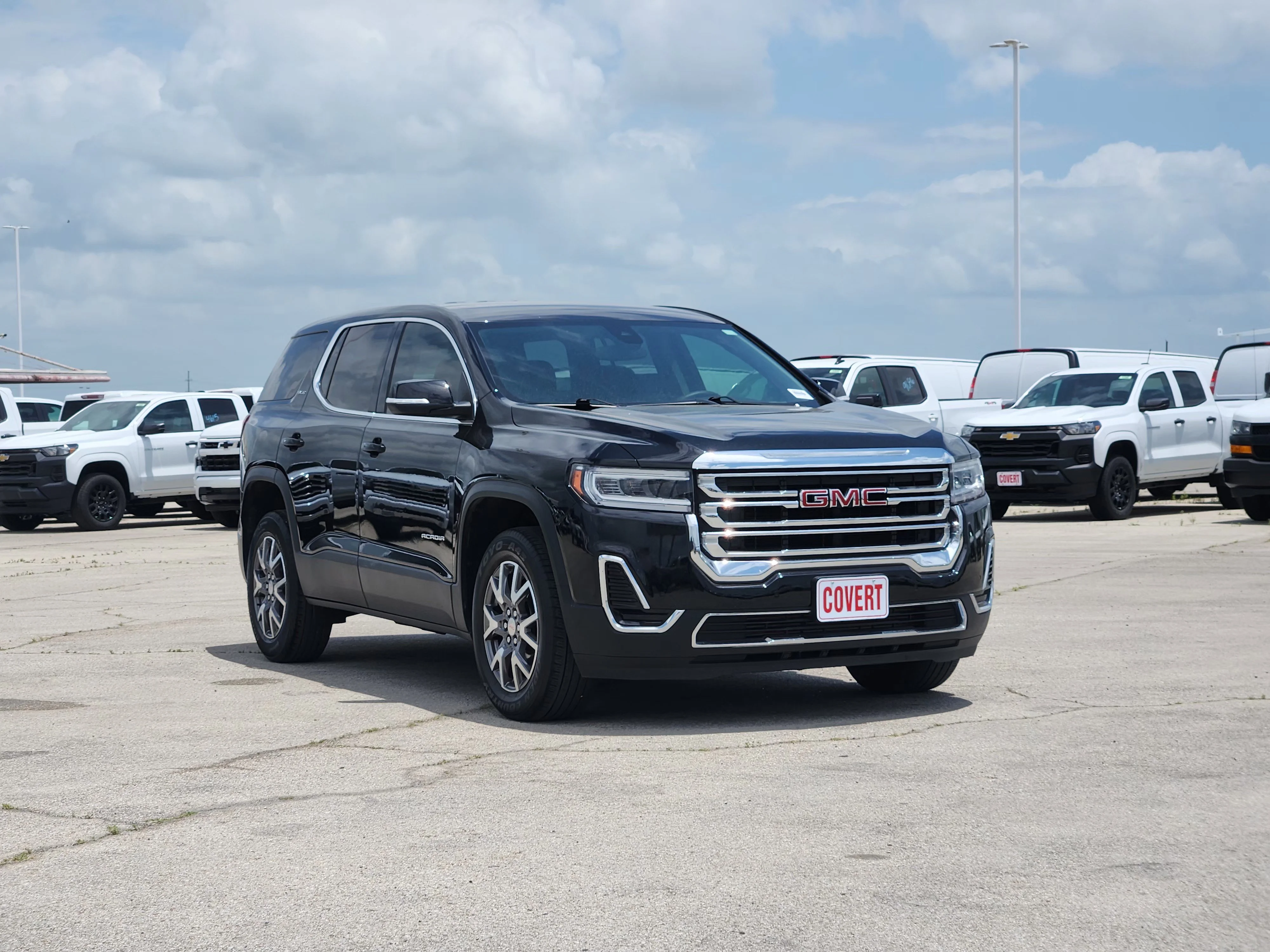 Used 2023 Ebony Twilight Metallic GMC SLE image 3