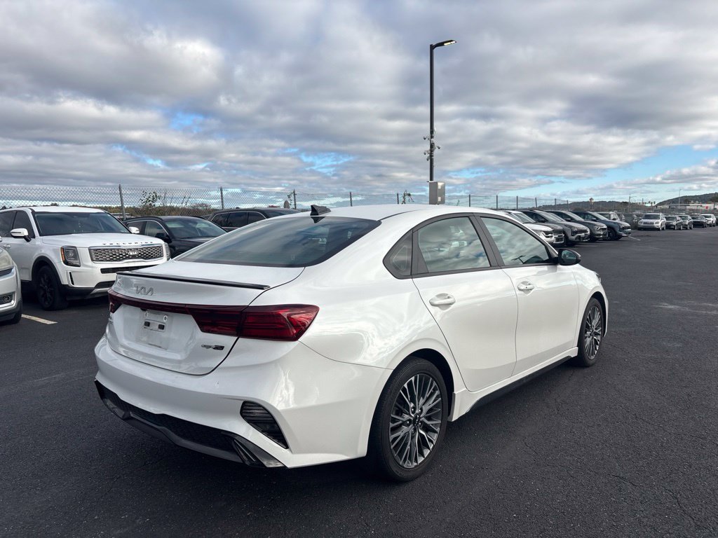 Used 2023 White Kia GT-Line image 2