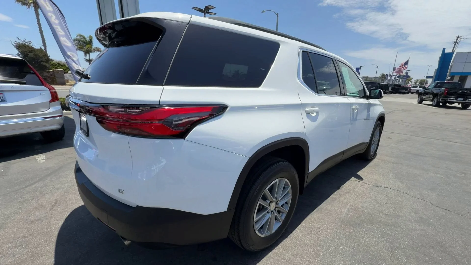 Used 2023 Summit White Chevrolet LT Cloth image 45