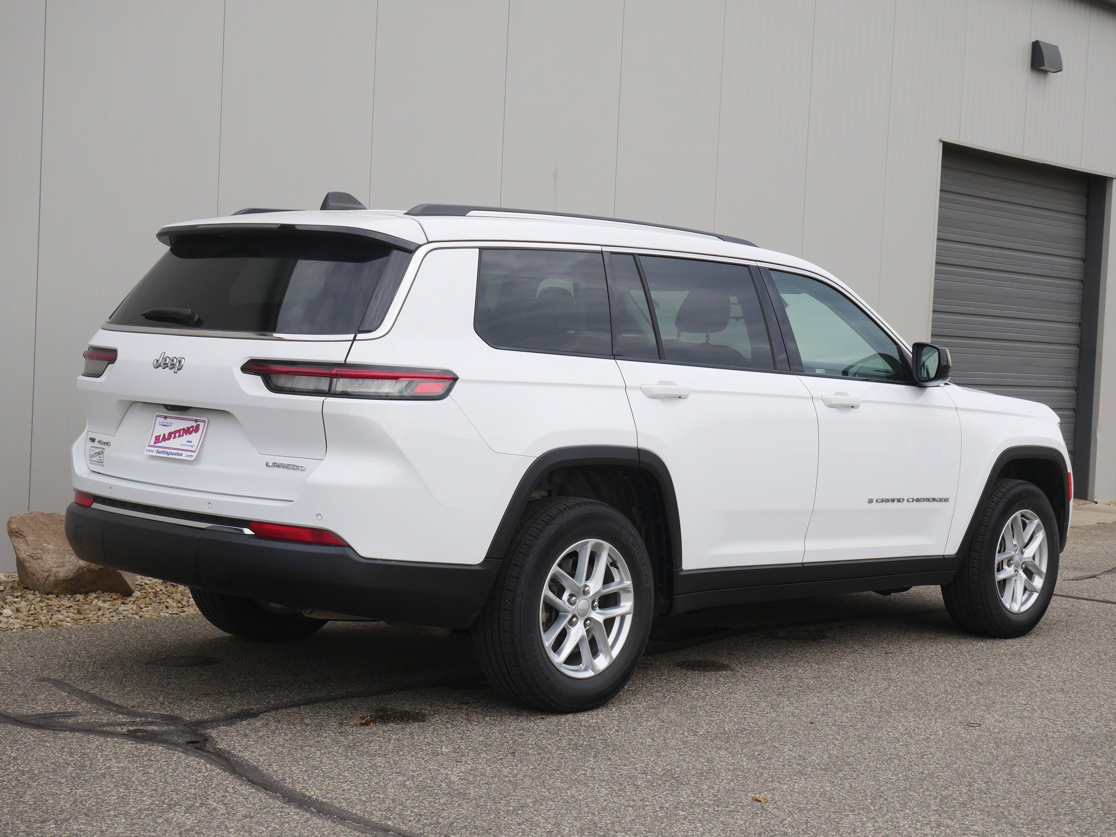 2023 Jeep Grand Cherokee Laredo photo 4