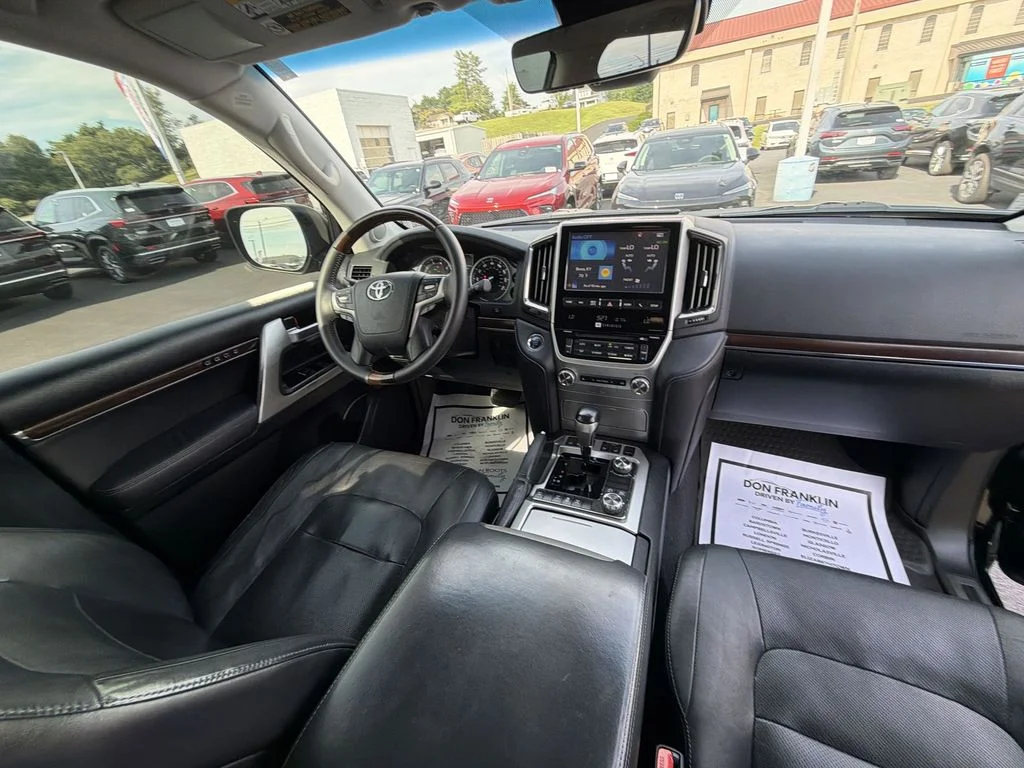 Used 2016 Black Toyota Base image 10