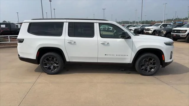 New 2026 Bright White Clear-Coat Exterior Paint Jeep Limited Altitude image 2