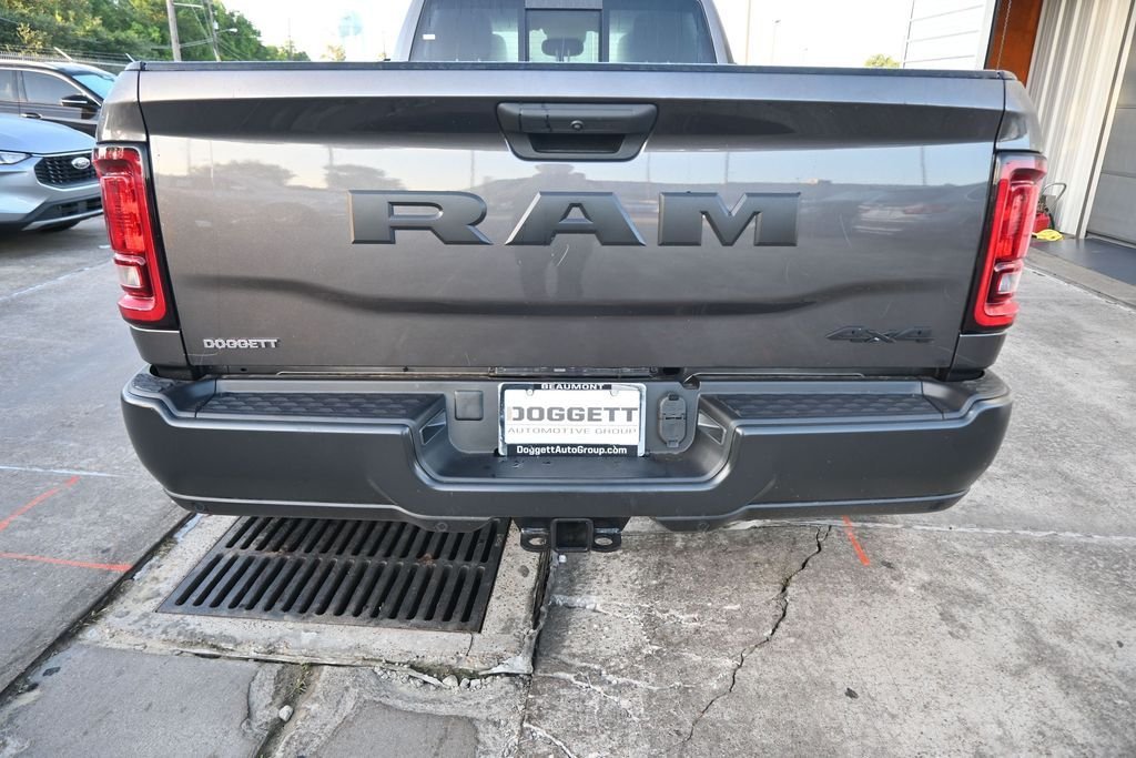New 2026 Granite Crystal Metallic Clear-Coat Exterior Paint RAM Tradesman image 21