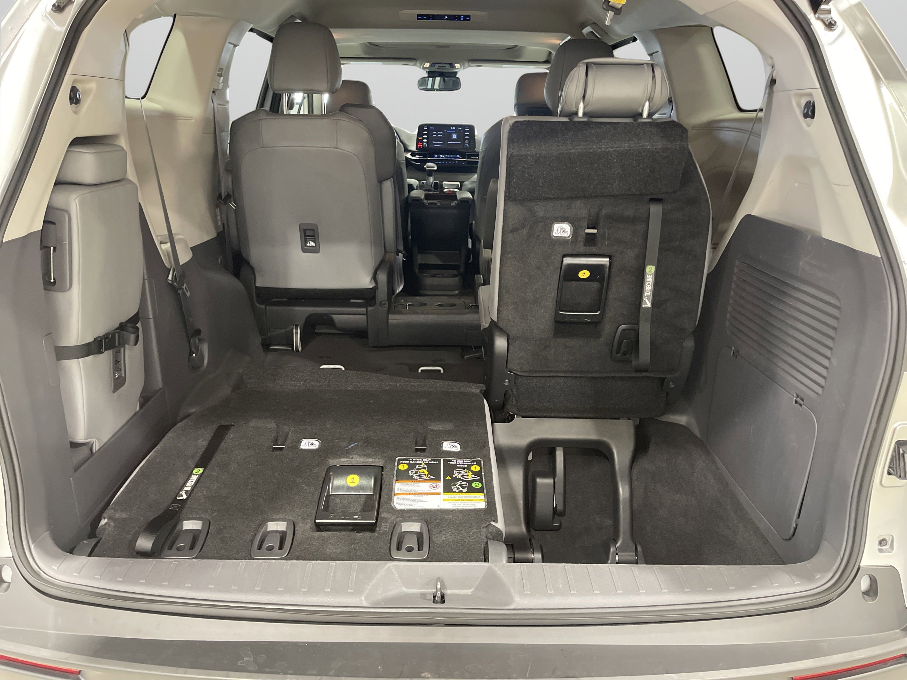 2024 Toyota Sienna XLE - Photo 10