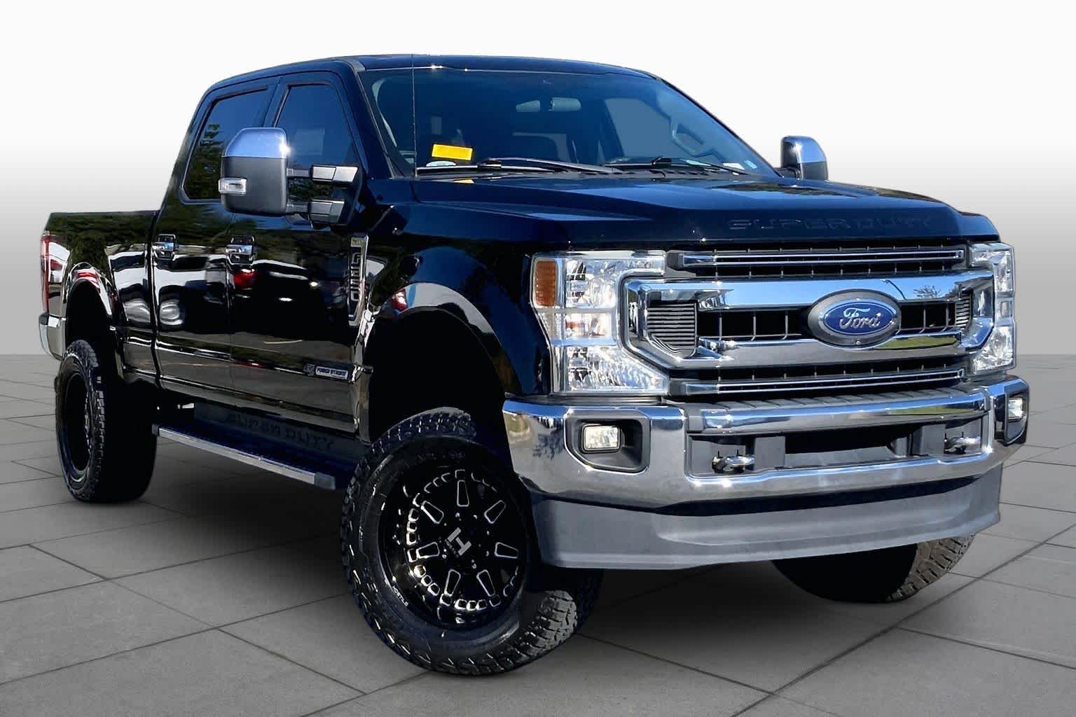 Used 2020 Agate Black Metallic Ford XLT image 3