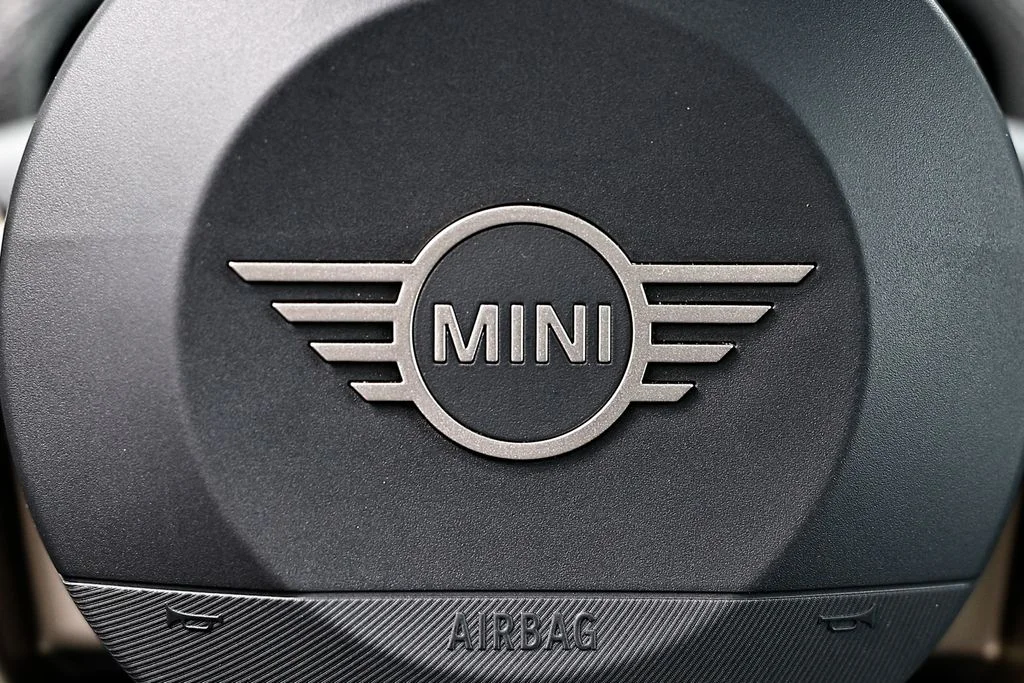 Used 2025 Nanuq White Metallic MINI Iconic image 29