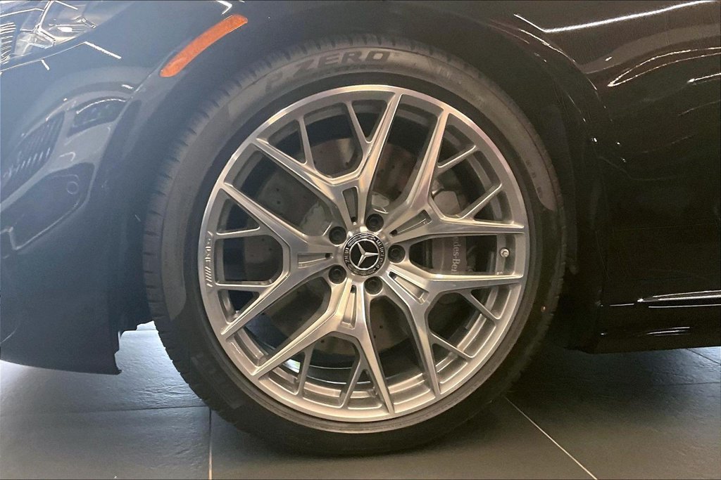 New 2027 MANUFAKTUR Black Sparkling Mercedes-Benz S 580 image 10