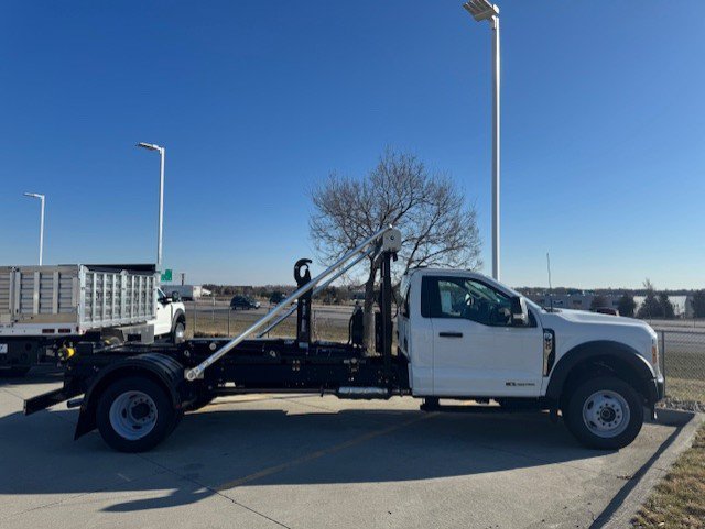 New 2025 Oxford White Ford XL image 9