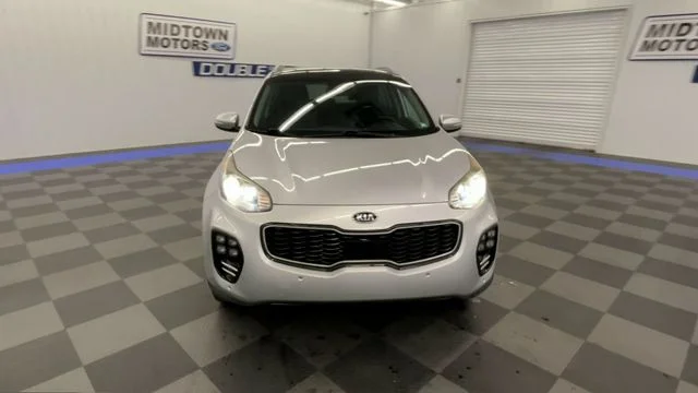 Used 2017 Sparkling Silver Kia SX image 3