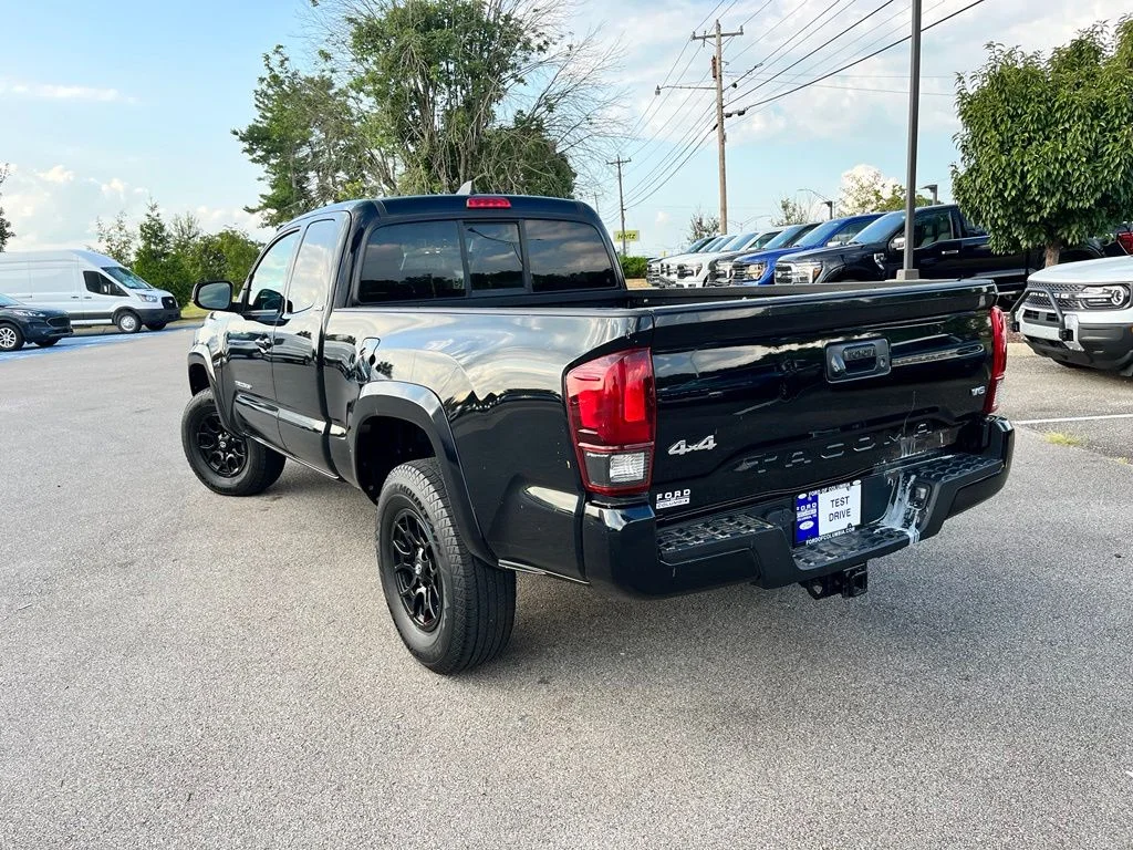 Used 2022 Black Toyota SR5 image 4