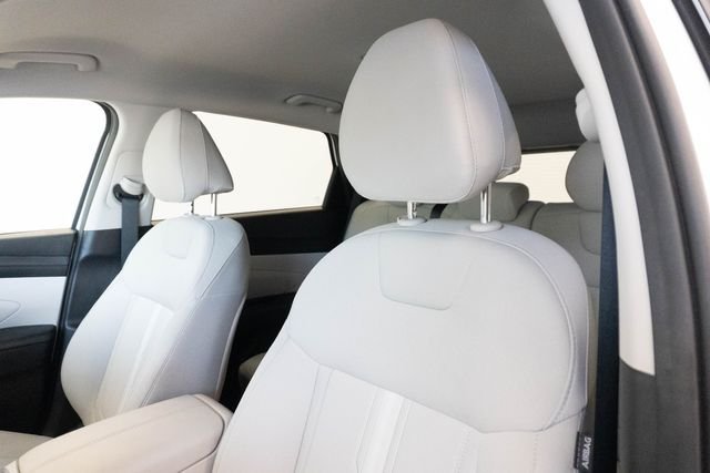 Used 2026 White Hyundai SEL image 5