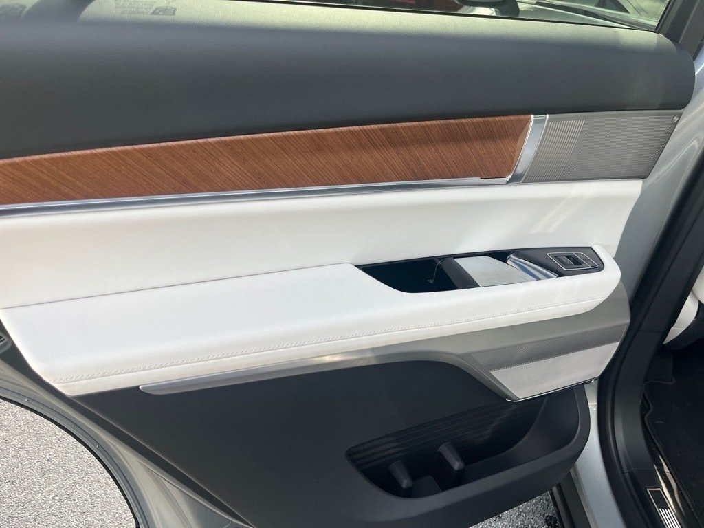 2026 Cadillac VISTIQ Luxury - Photo 9