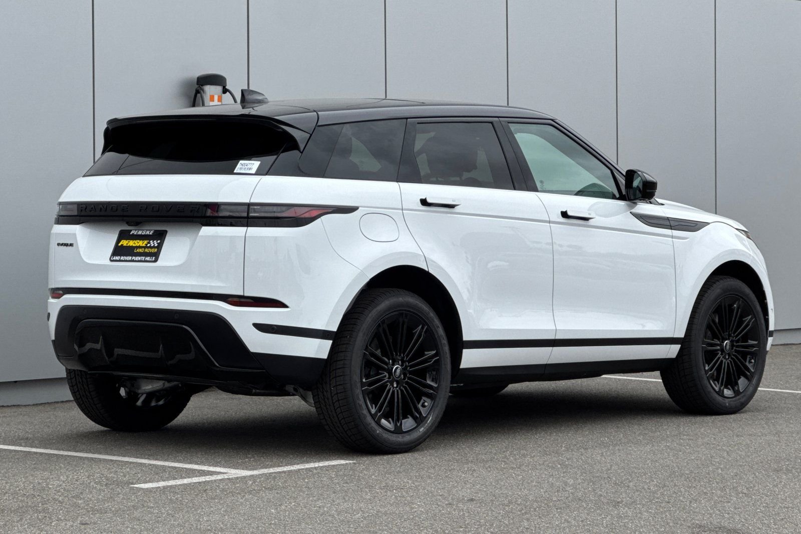 New 2026 Fuji White Land Rover S image 4