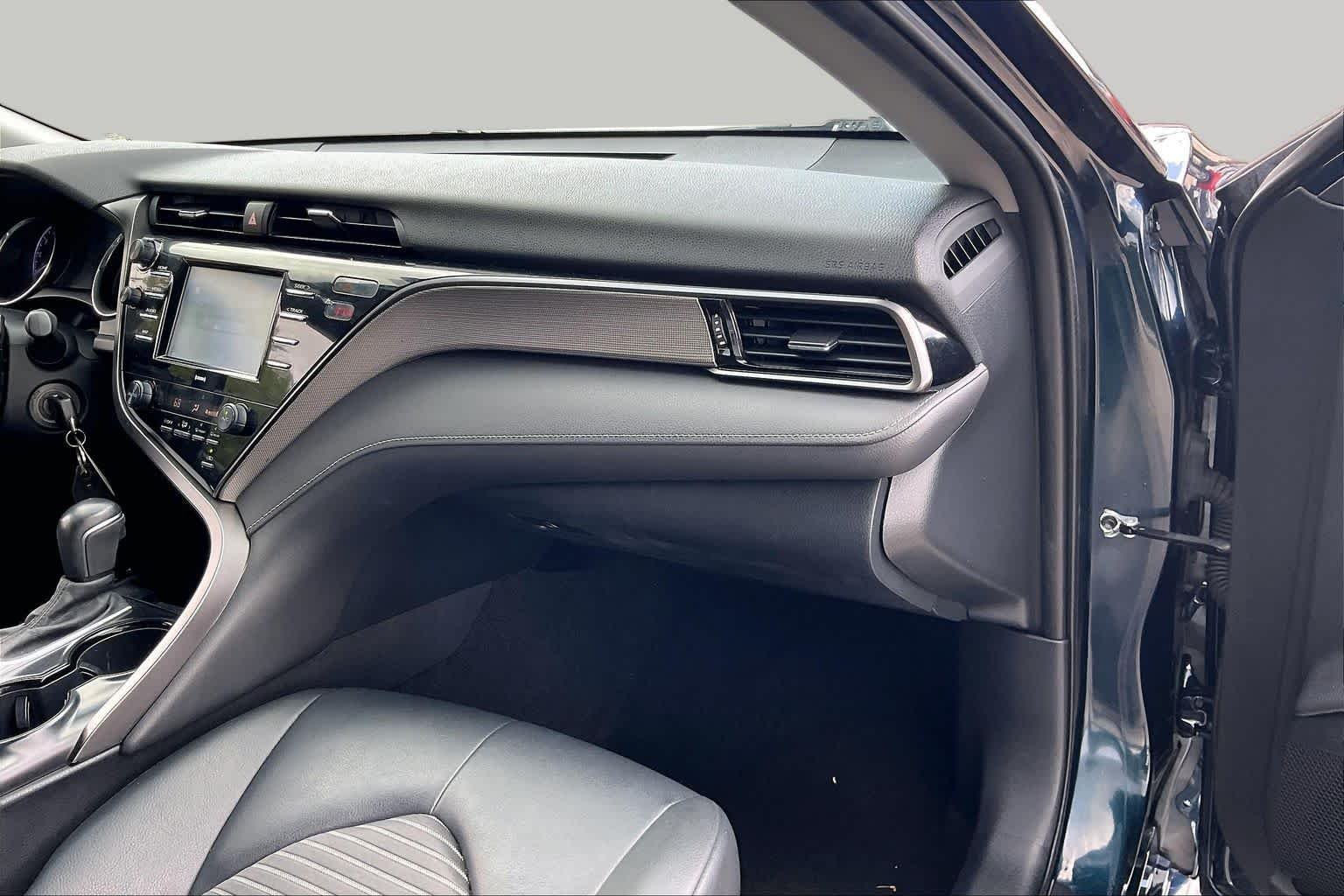 Used 2020 Galactic Aqua Mica Toyota SE image 18