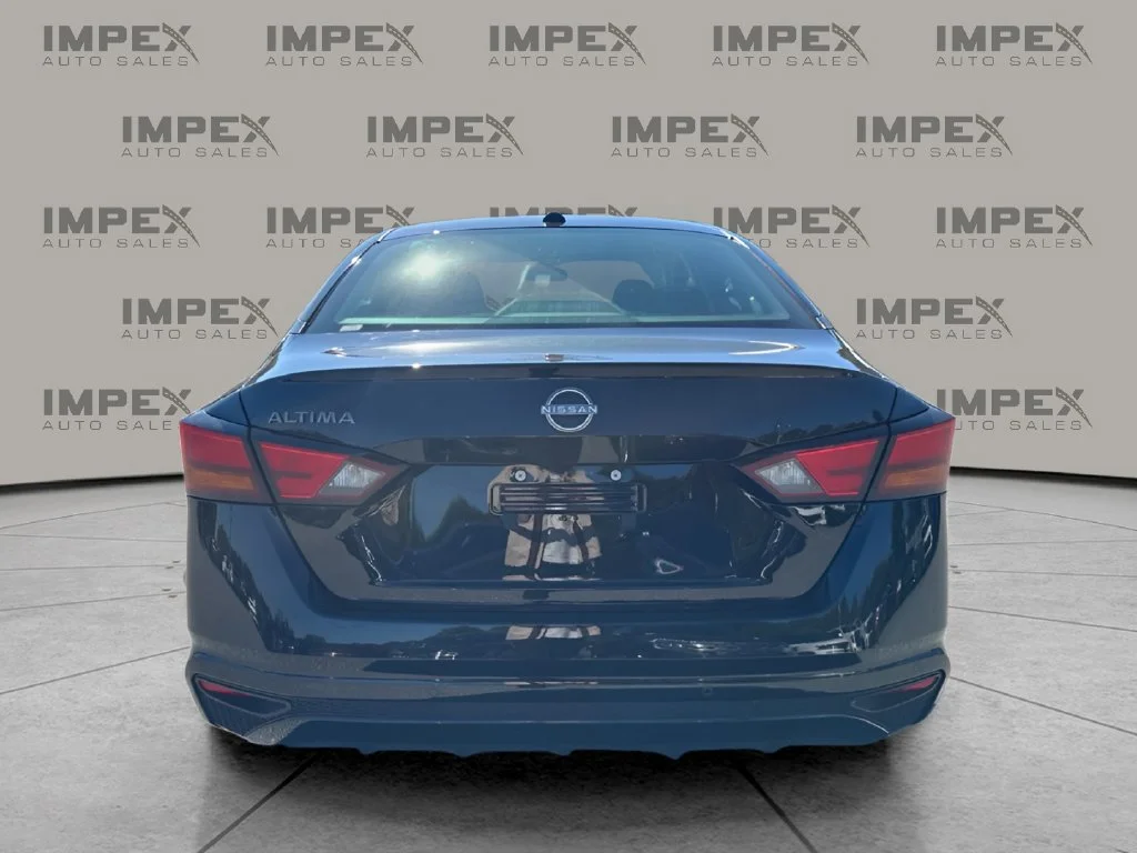 Used 2025 Black Nissan 2.5 SV image 4