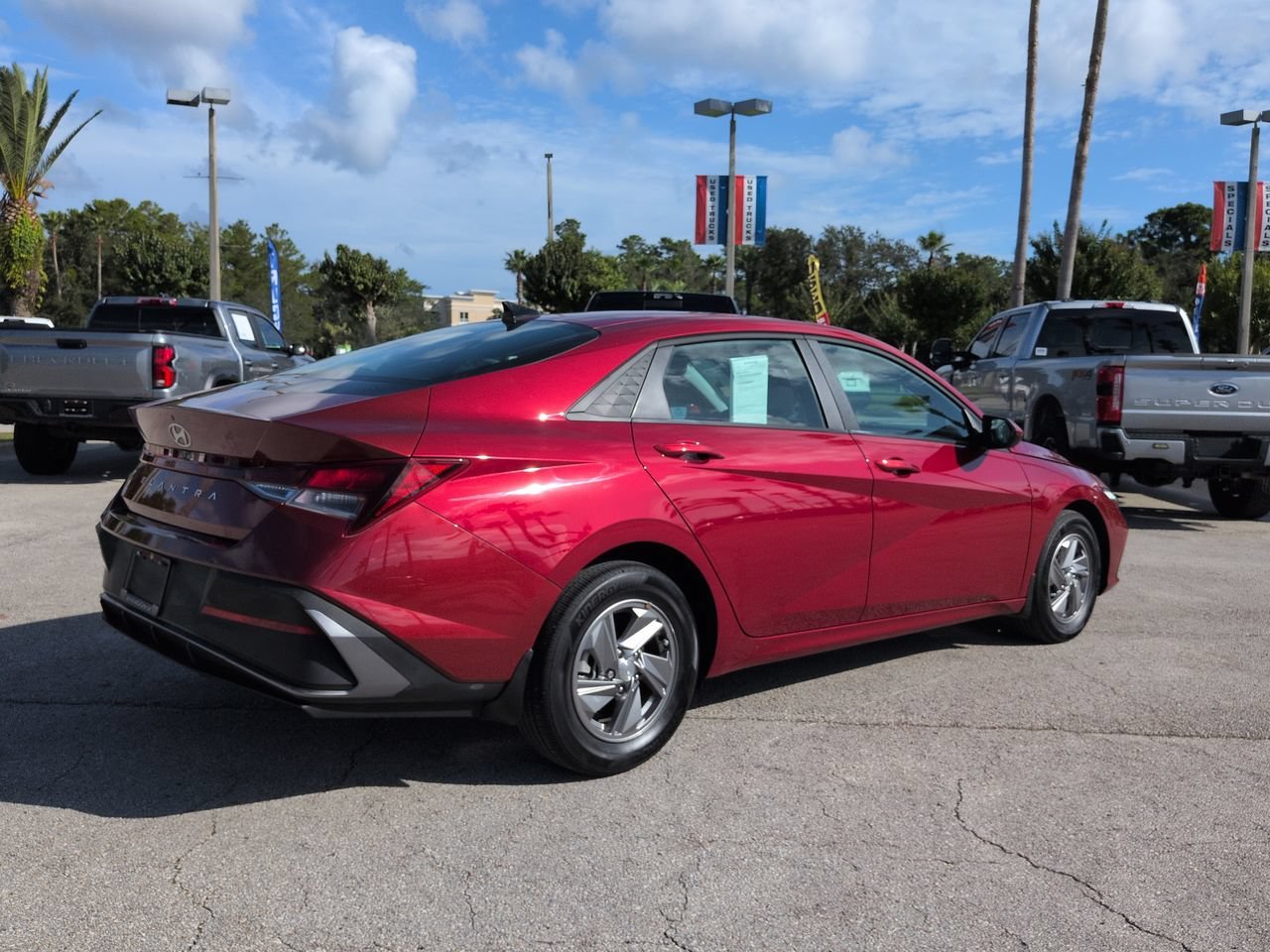 Used 2025 Red Hyundai SE image 4