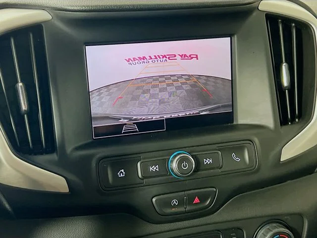 Used 2024 Silver GMC SLE image 18