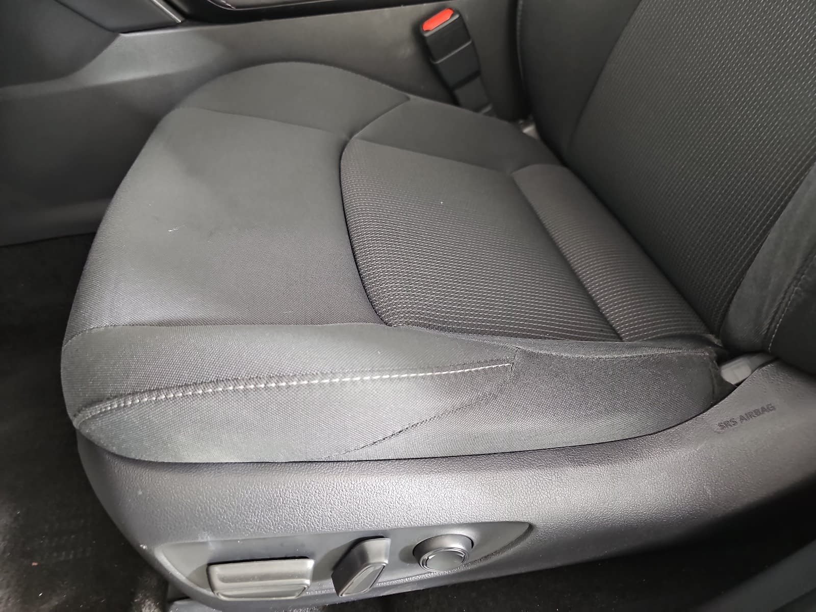 Used 2023 Silver Toyota LE image 26