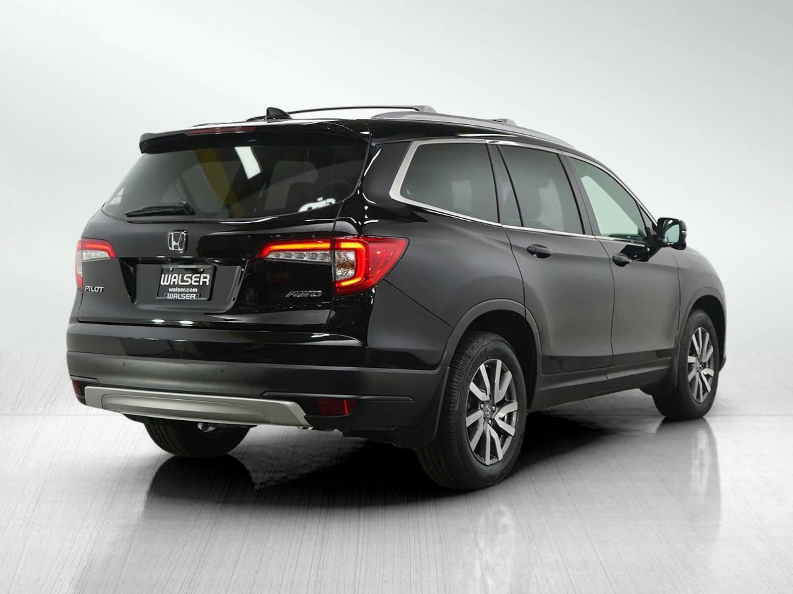 Used 2022 Crystal Black Pearl Honda Black Edition image 6