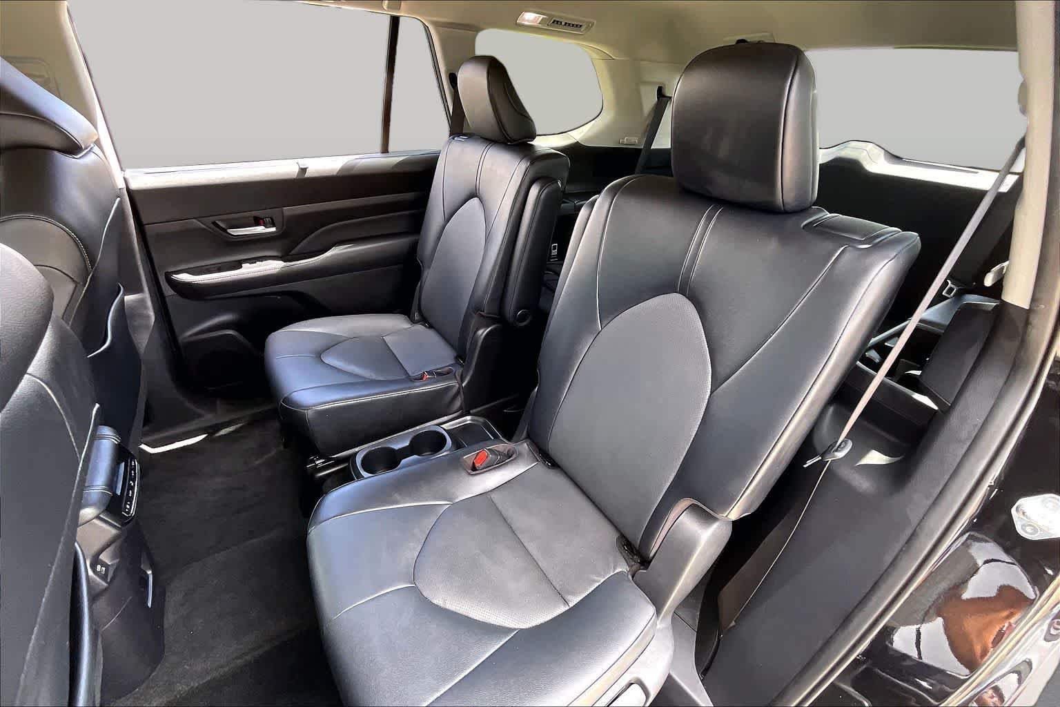Used 2024 Midnight Black Metallic Toyota XLE image 19