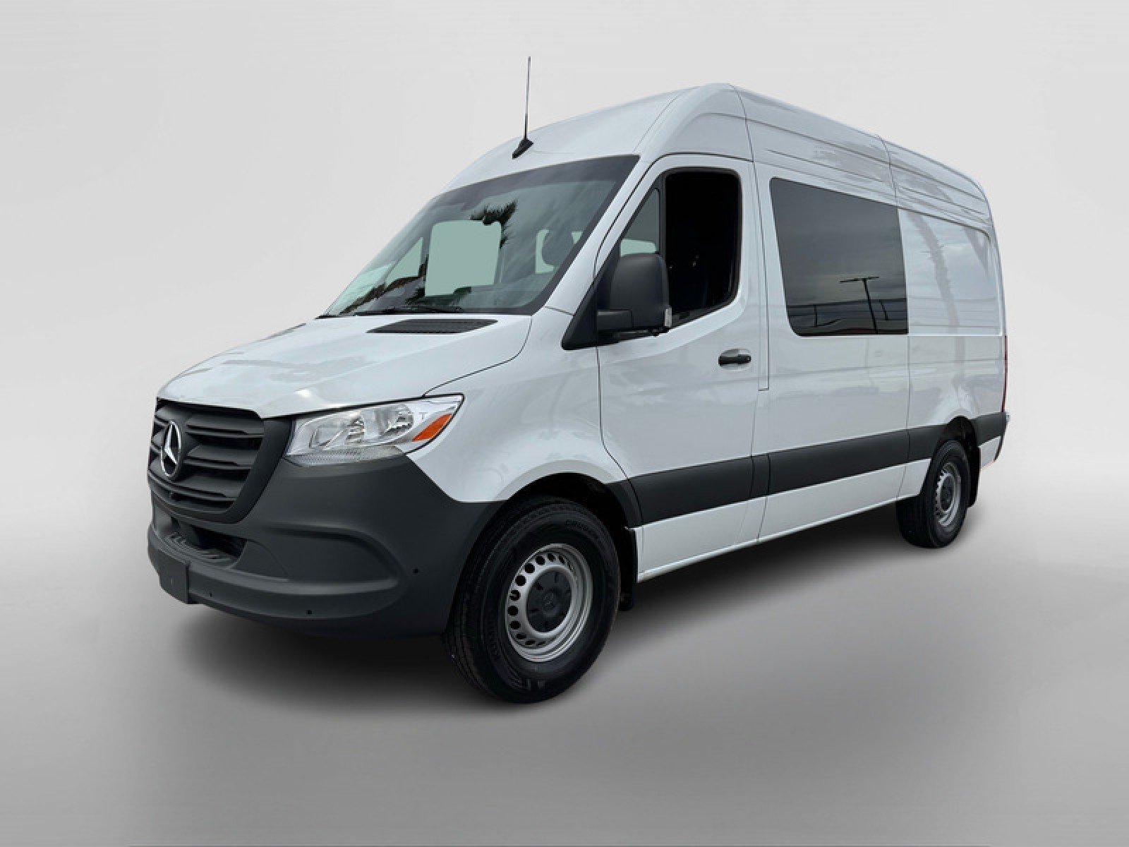 New 2026 Arctic+White Mercedes-Benz DCVS2S image 9