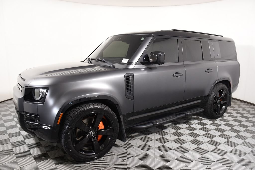 Used 2024 Eiger Gray Metallic Land Rover X-Dynamic SE image 2