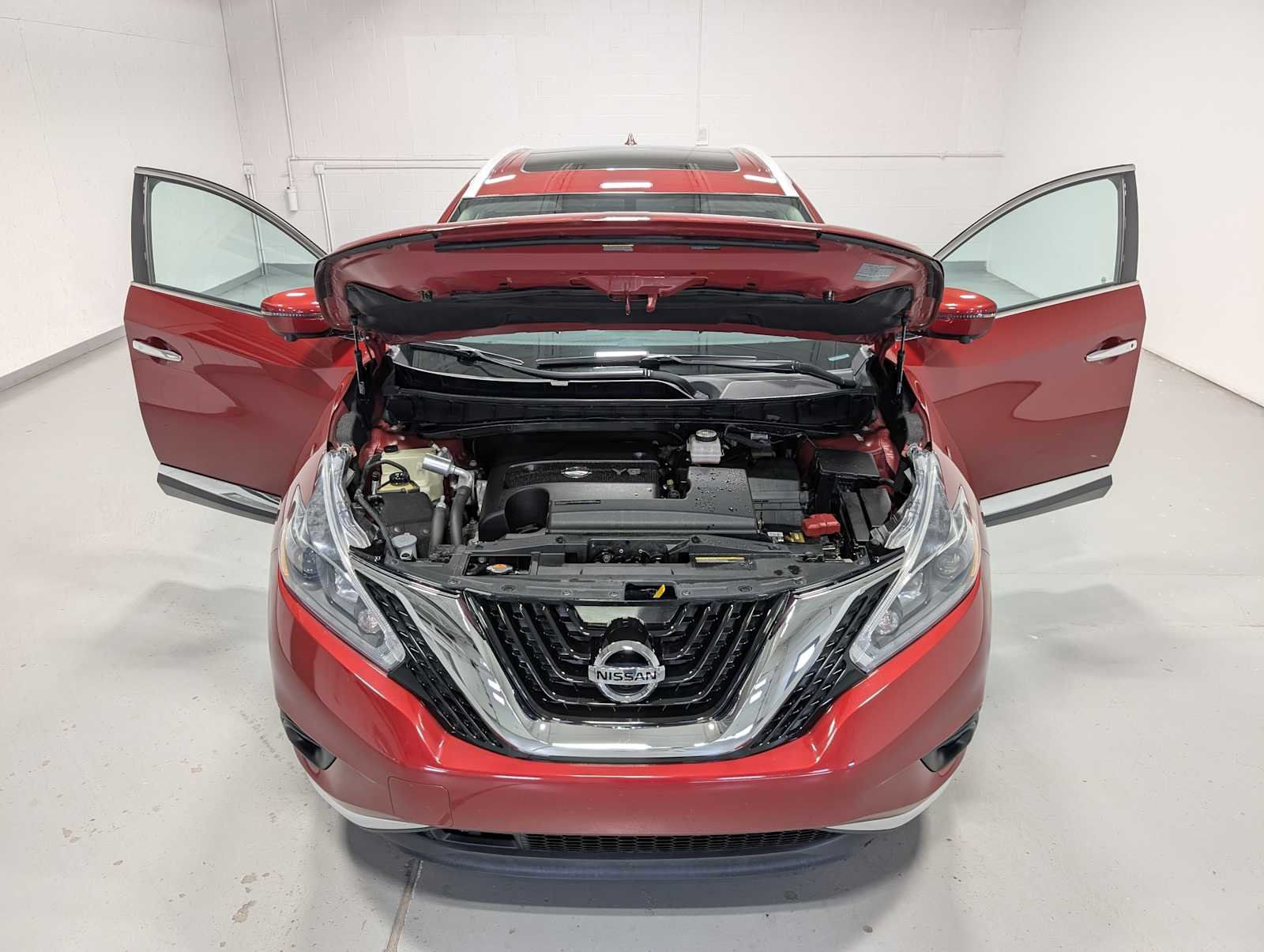 Used 2018 CAYENNE RED Nissan SL image 13