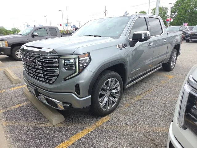 2024 GMC Sierra 4WD Crew Cab Short Box Denali's photo